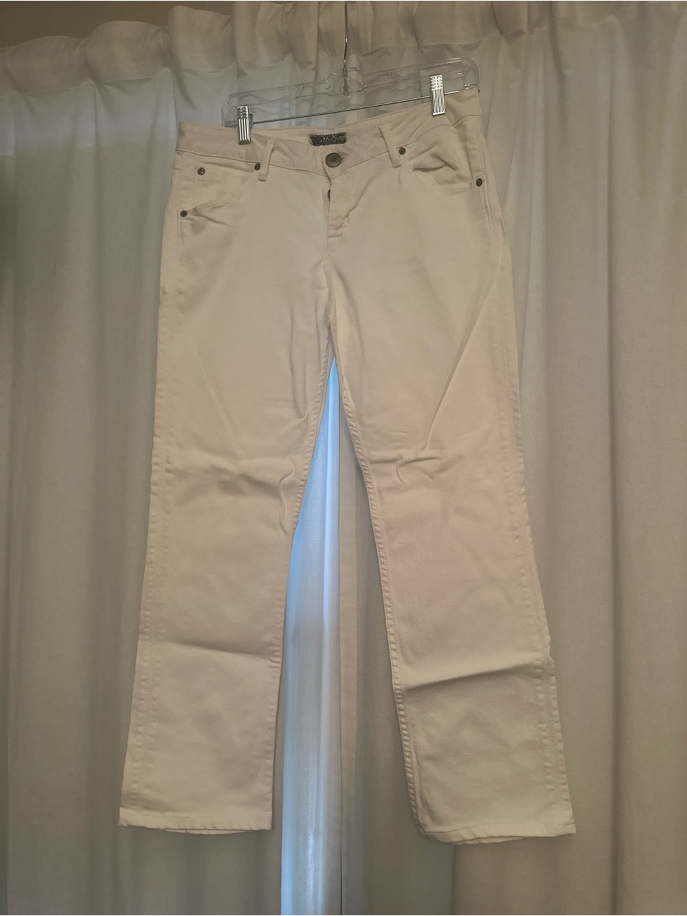Hudson-Women’s White Low Rise Straight-Leg Jeans w/stretch